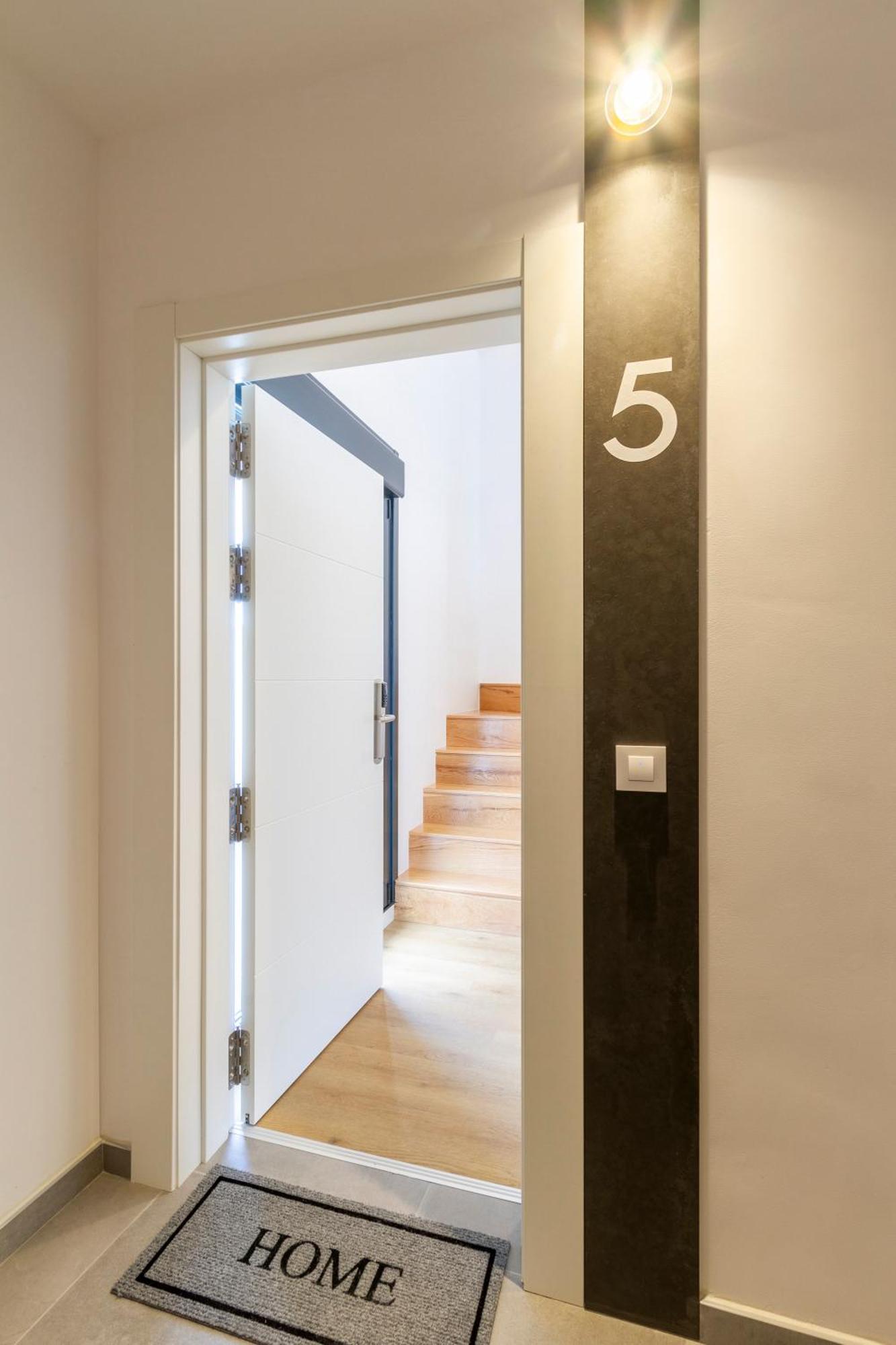 Urbanfive Apartamentos Ourense Centro Экстерьер фото